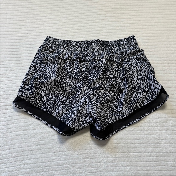 Athleta Pants - Athleta Black & White Dotted-Print Women’s Athletic Shorts